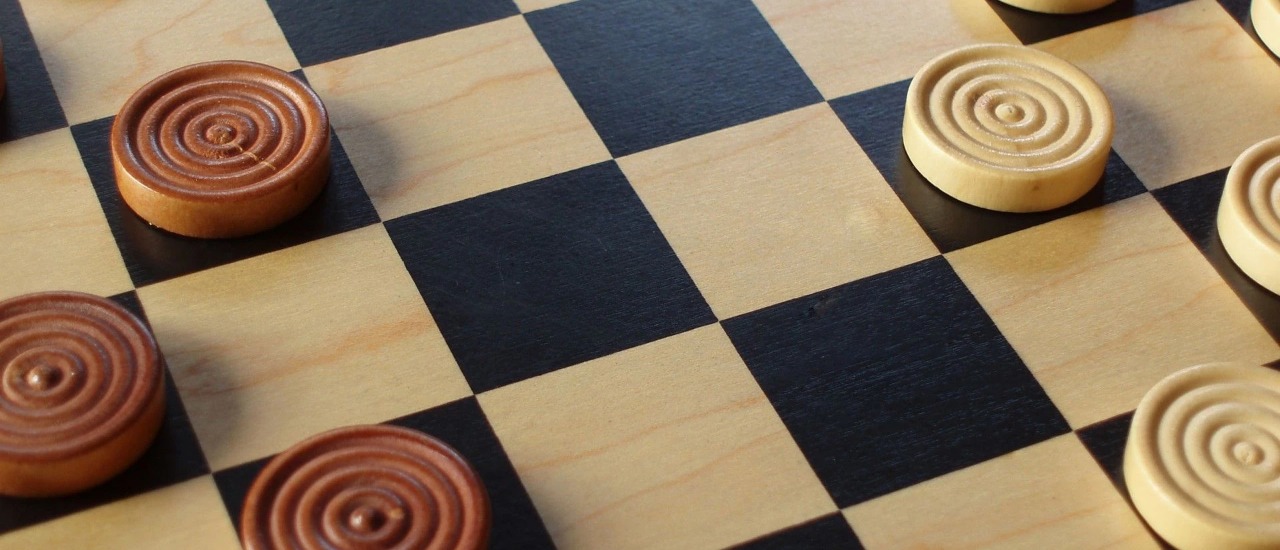 Russian Checkers classic 2 player online board game